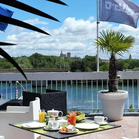 Cit'ha'tel Oasis D'avignon Отель