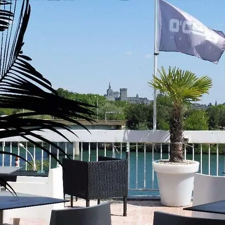 Отель Cit'ha'tel Oasis D'avignon Вильнёв-ле-Авиньон