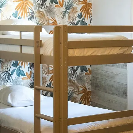 Отель Cit'ha'tel Oasis D'avignon 2*