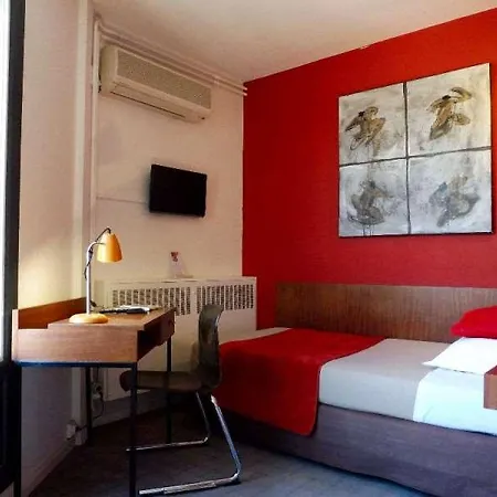 Cit'ha'tel Oasis D'avignon 2* Вильнёв-ле-Авиньон