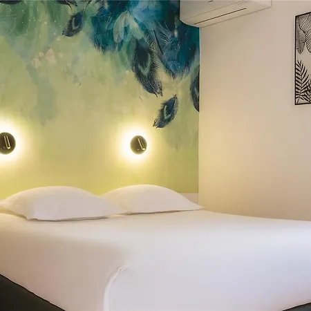فندق Citotel O Cub فينوف ليز أفيجْنْ