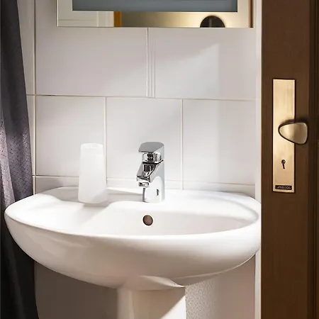 Citotel O Cub Hotell Villeneuve-lès-Avignon