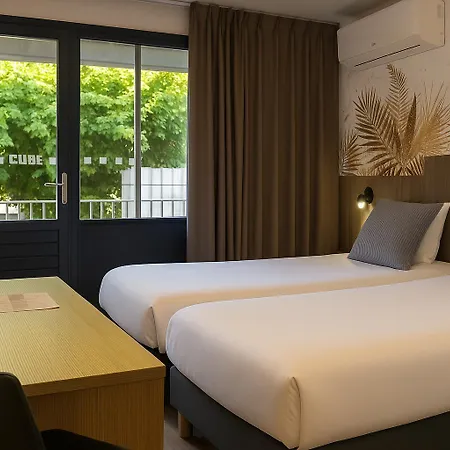 Cit'hotel L'oasis D'avignon 2*