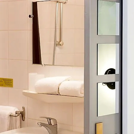 Cit'hotel L'oasis D'avignon فينوف ليز أفيجْنْ