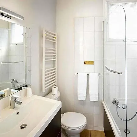 فندق Cit'hotel L'oasis D'avignon 2*