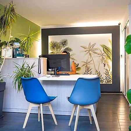 Cit'hotel L'oasis D'avignon 2*