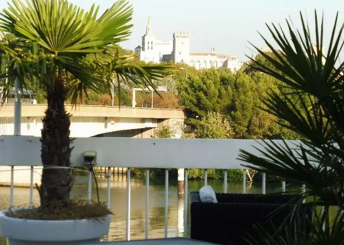 Cit'ha'tel Oasis D'avignon 2*