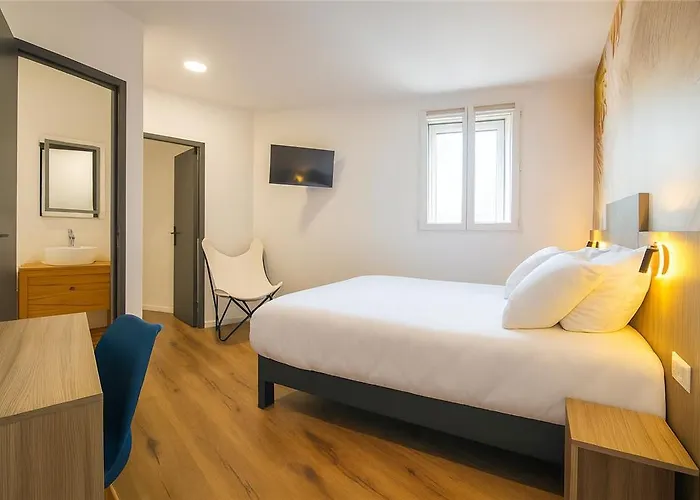 Cit'ha'tel Oasis D'avignon Hotel 2*