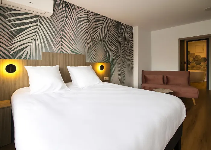 Cit'ha'tel Oasis D'avignon Hotel